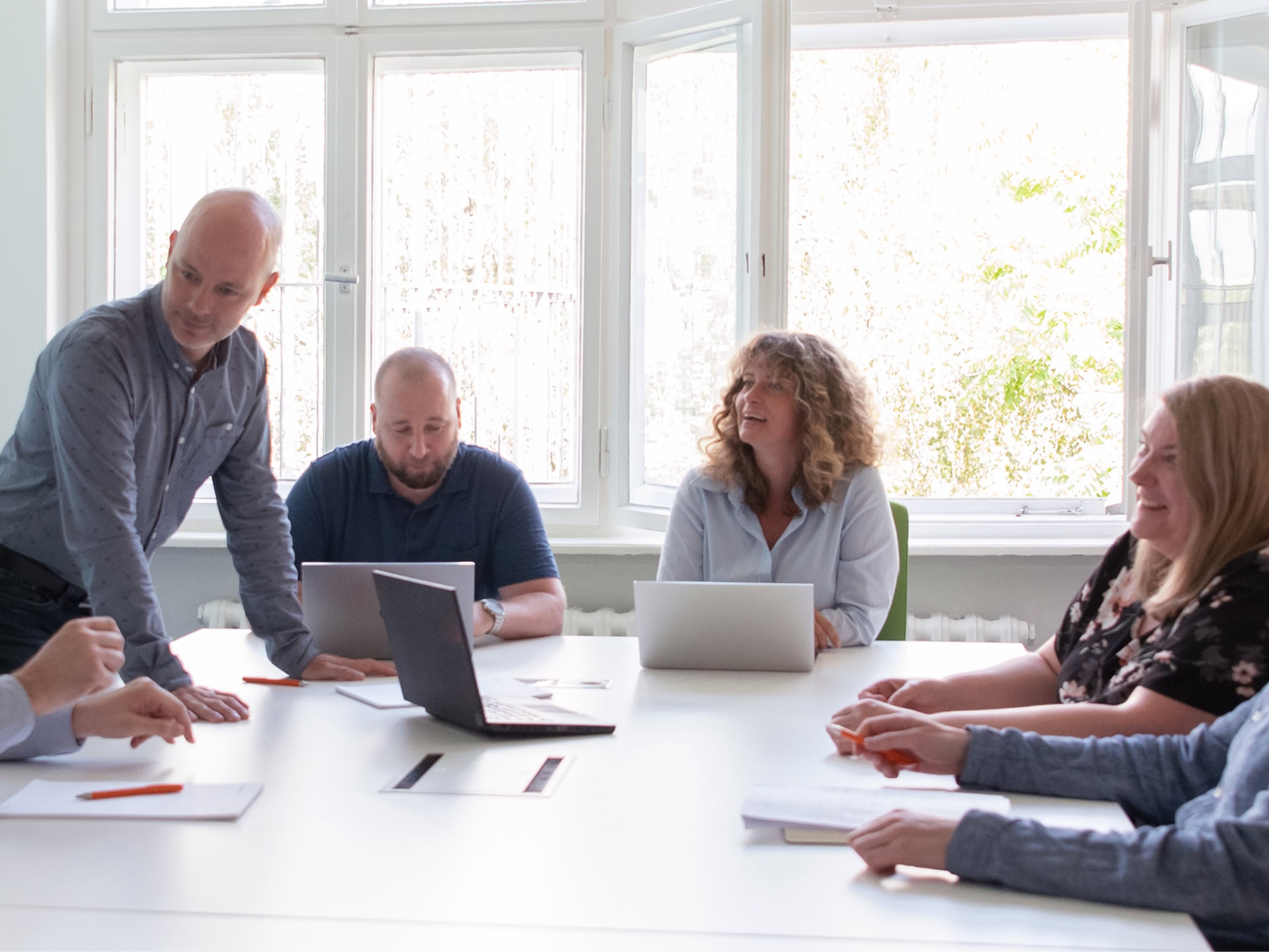 Joint work in the conference room of Heinlein Support GmbH.
